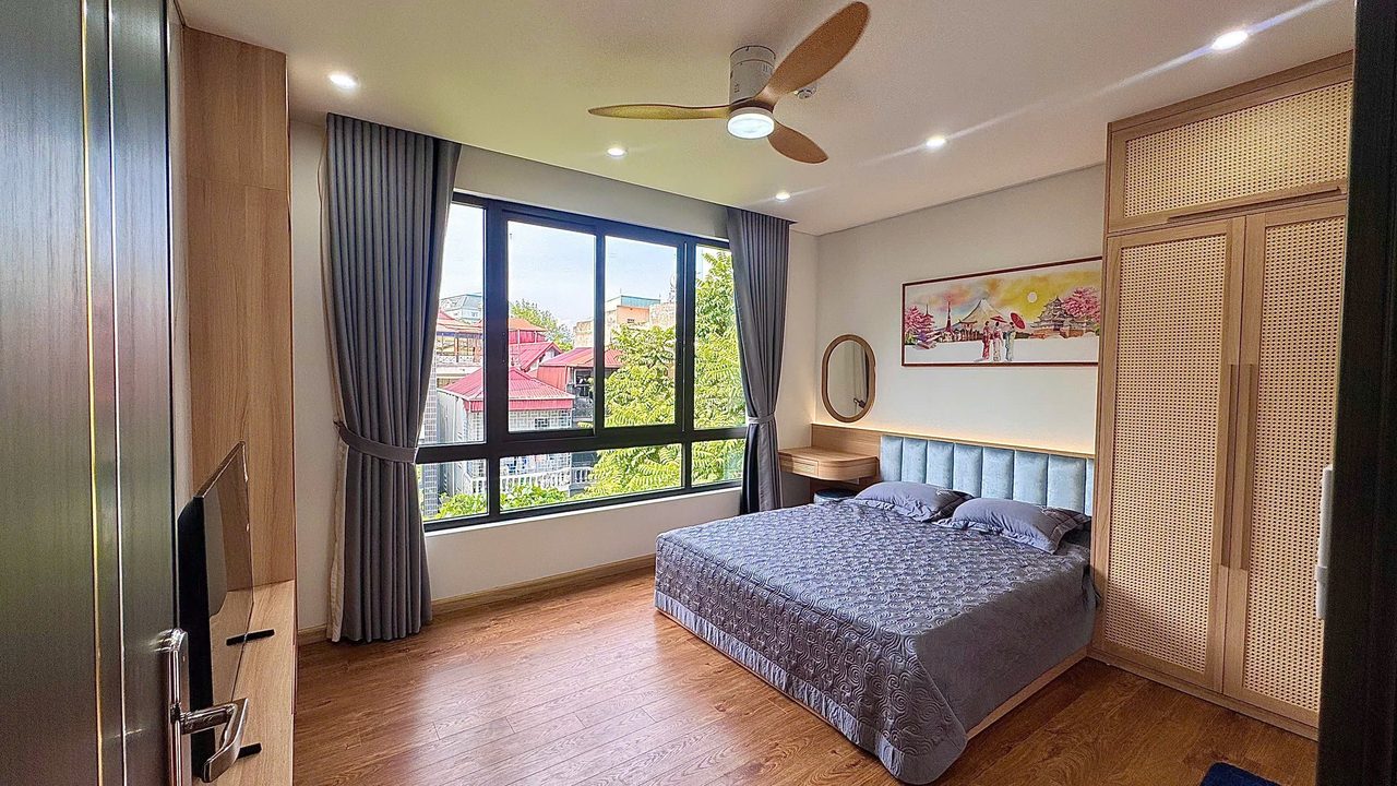 Căn hộ 2 Ngủ 1 Khách 80m2 tại Tầng 3 — ảnh 1