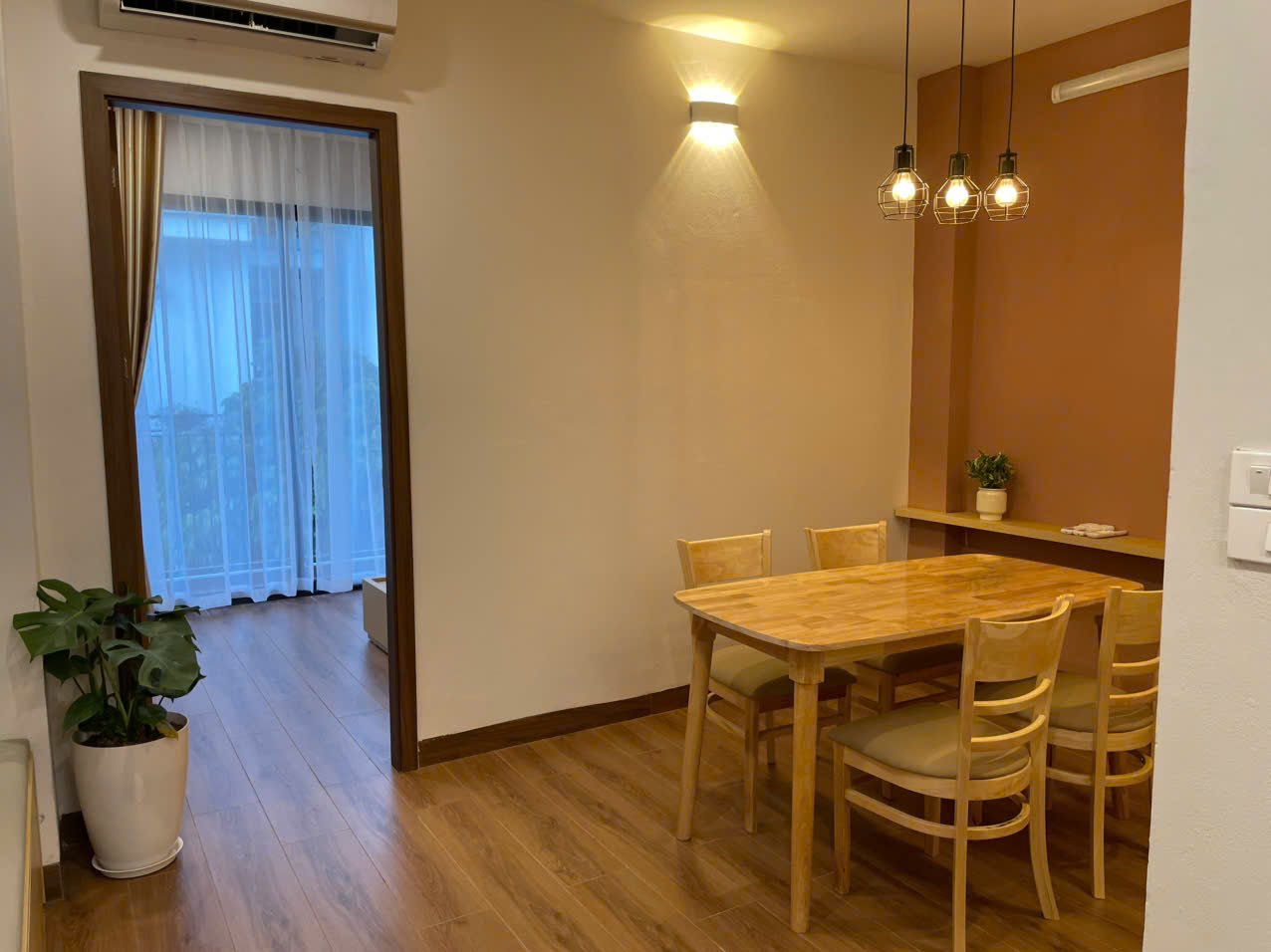 Căn hộ 2 Ngủ 1 Khách 80m2 tại Tầng 3 — ảnh 1