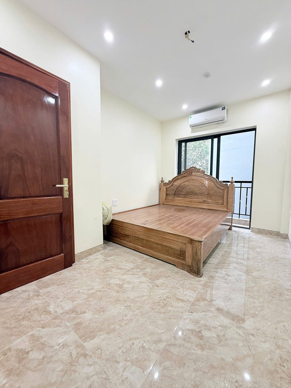 Căn hộ 1 Ngủ 1 Khách 85m2 tại Tầng 2 — ảnh 2