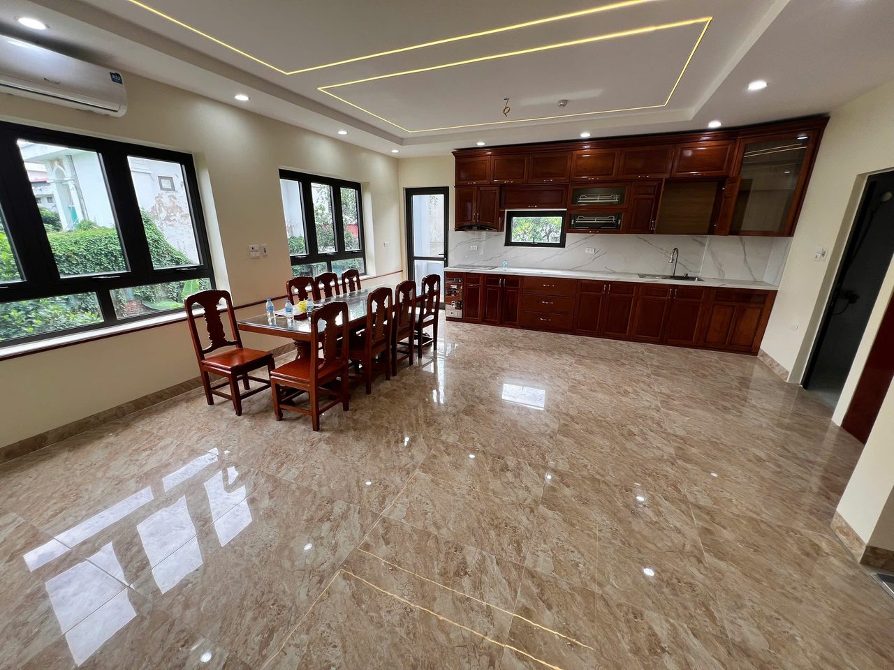 Căn hộ 1 Ngủ 1 Khách 85m2 tại Tầng 3 — ảnh 1