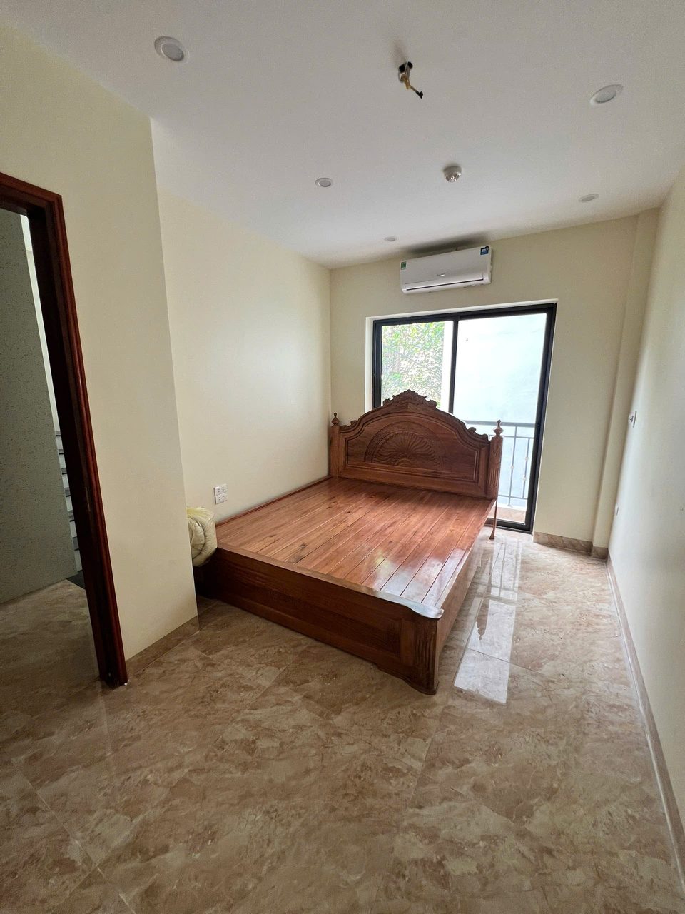 Căn hộ 1 Ngủ 1 Khách 85m2 tại Tầng 3 — ảnh 2
