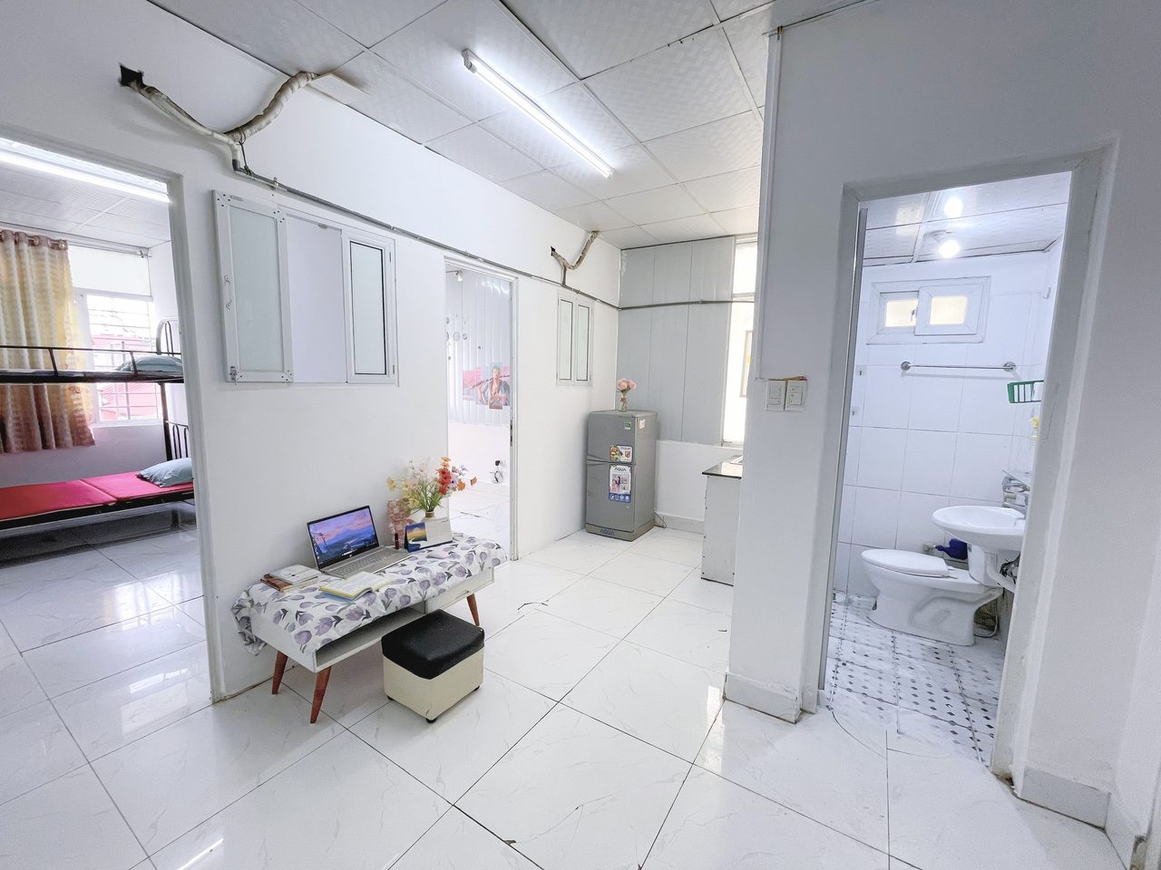 Căn hộ 2 Ngủ 1 Khách 50m2 tại Tầng 3 — ảnh 1
