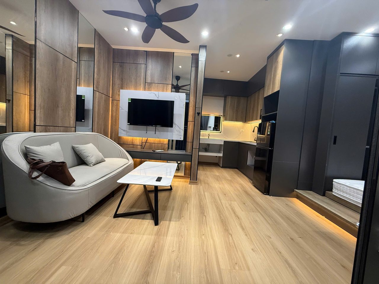 Căn hộ Studio 50m2 tại Tầng 5 — ảnh 1