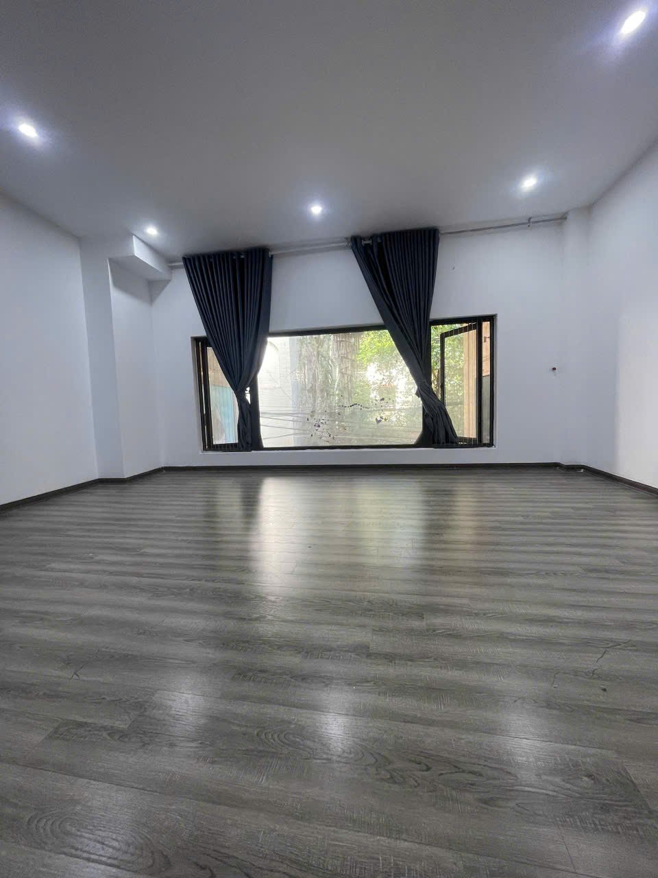 Căn hộ 1 Ngủ 1 Khách 35m2 tại Tầng 2 — ảnh 1